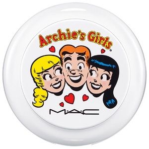 MAC // Archie’s Girls Flatter Me Face Powder